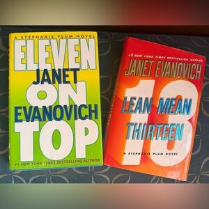 Janet Evanovich Book Set - Eleven on Top & Lean Mean Thirteen
